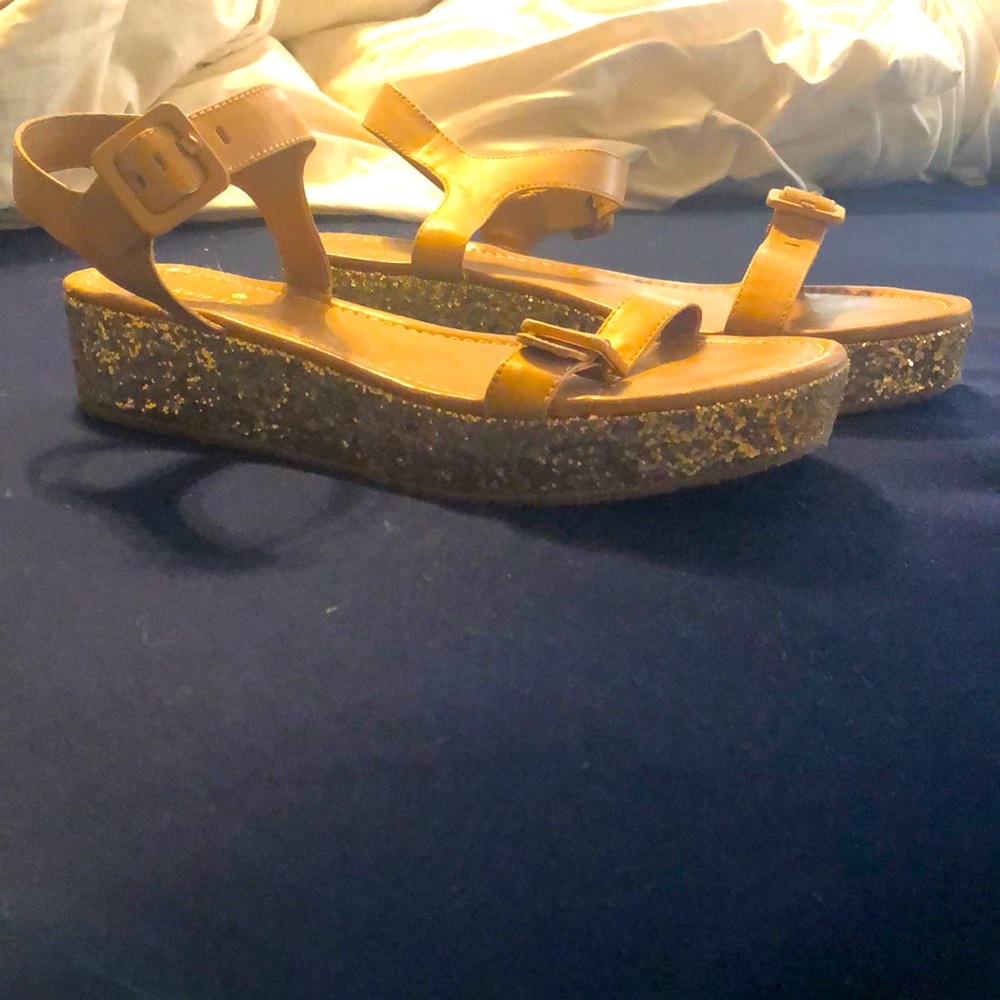 Sandals - Picture 2 of 8